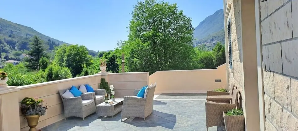 Tek Büyük Yataklı Oda, Balkon