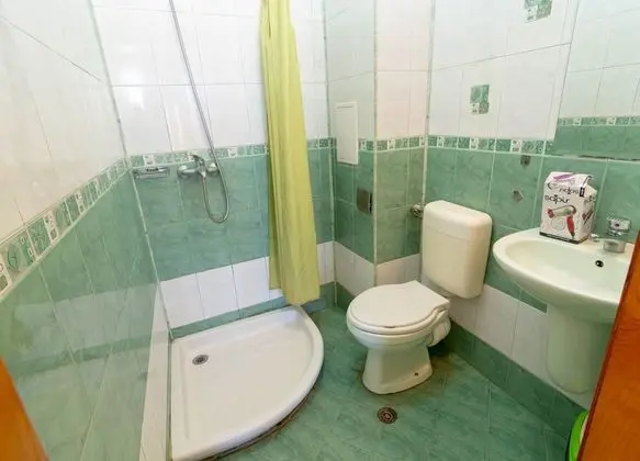 Üç Kişilik Oda, Balkon