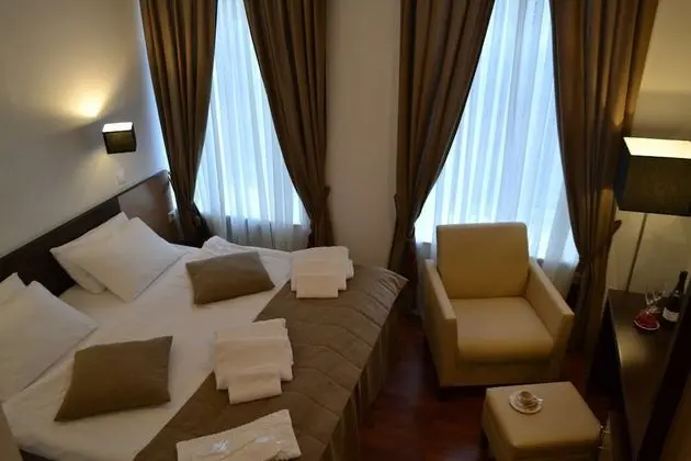 Comfort Tek Büyük veya İki Ayrı Yataklı Oda