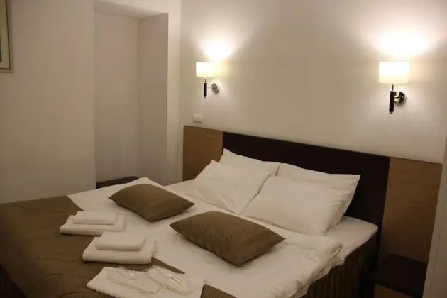Comfort Tek Büyük veya İki Ayrı Yataklı Oda