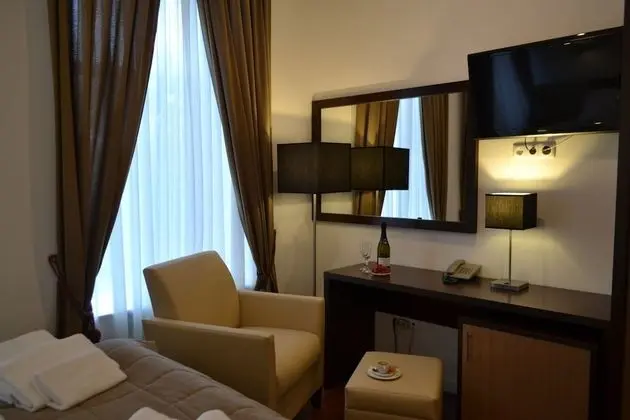 Comfort Tek Büyük veya İki Ayrı Yataklı Oda