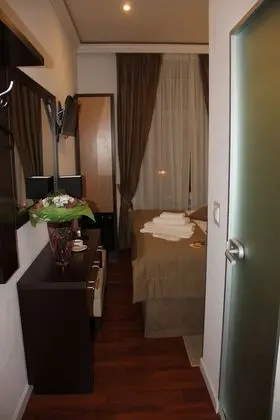 Standard Tek Büyük Yataklı Oda