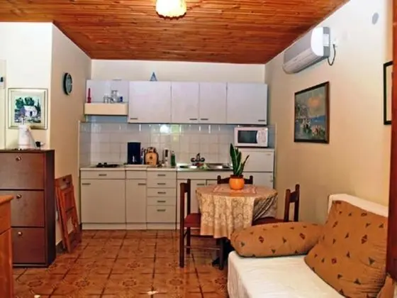 Apart Daire (One-Bedroom Apartment with Sofa Bed)