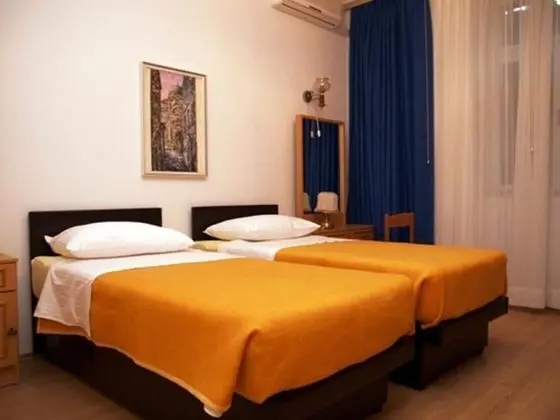 Apart Daire (Three-Bedroom Apartment)