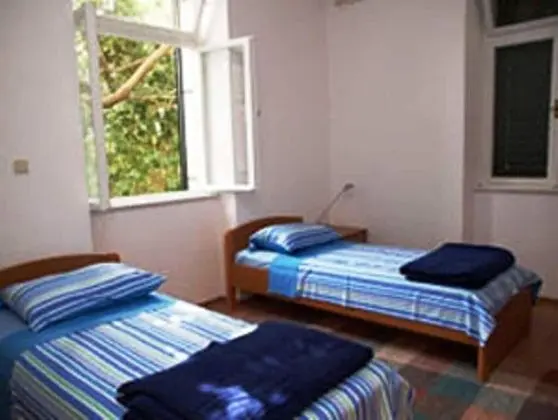 Apart Daire (Three-Bedroom Apartment)