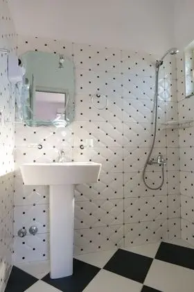 Tek Büyük Yataklı Oda, Balkon