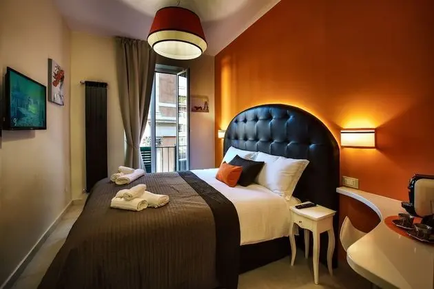 Standard Tek Büyük Yataklı Oda