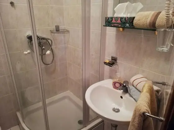 Premium Tek Büyük Yataklı Oda