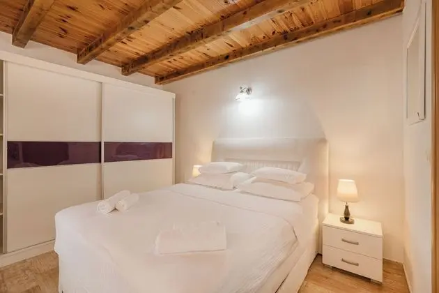 Deluxe Stüdyo, Teras, Havuz Manzaralı