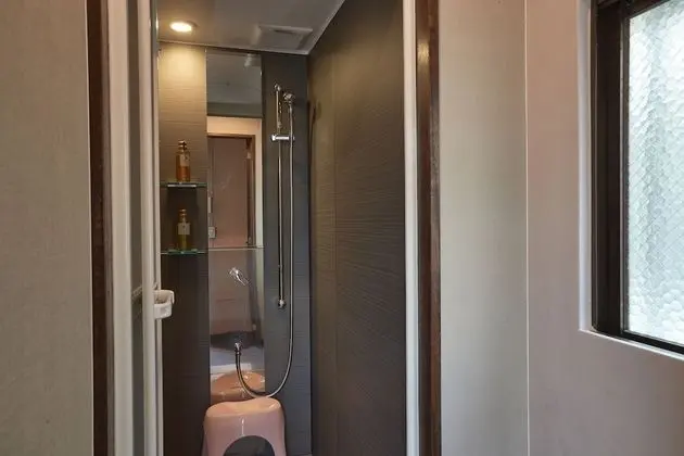 Ortak Ranzalı Oda, Karma Ranzalı Oda