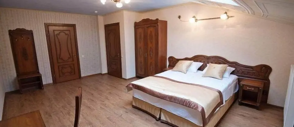 Comfort Tek Büyük veya İki Ayrı Yataklı Oda