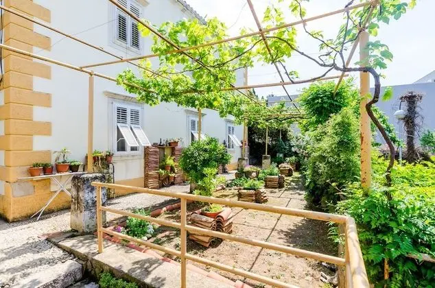Apart Daire (Two Bedroom Apartment with Garden)