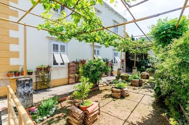 Apart Daire (Two Bedroom Apartment with Garden)