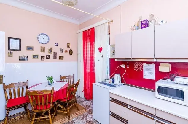 Apart Daire (Two Bedroom Apartment with Garden)