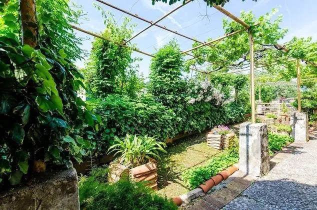 Apart Daire (Two Bedroom Apartment with Garden)