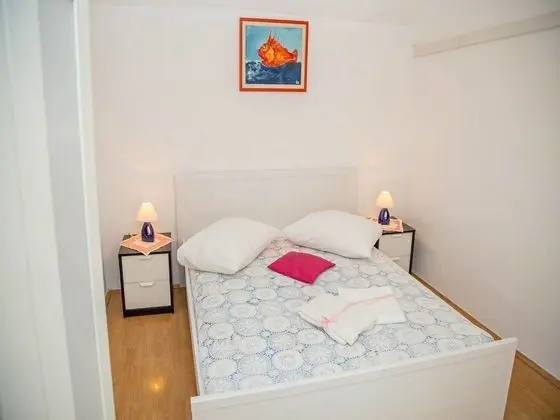 Tek Büyük Yataklı Oda, Ortak Banyo