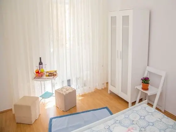 Tek Büyük Yataklı Oda, Ortak Banyo