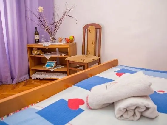 Tek Büyük Yataklı Oda, Ortak Banyo