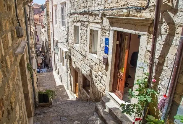 Tek Kişilik Oda, Ortak Banyo