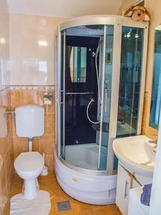 Tek Kişilik Oda, Ortak Banyo