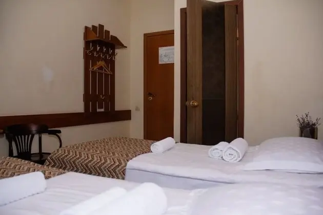 Basic Tek Büyük veya İki Ayrı Yataklı Oda, Ortak Banyo