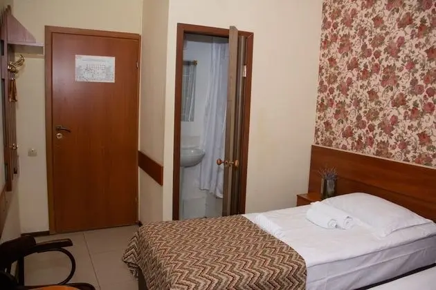 Basic Tek Büyük veya İki Ayrı Yataklı Oda, Ortak Banyo