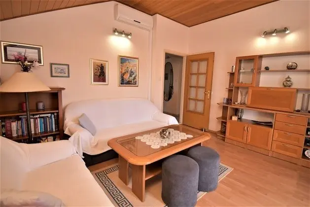 Apart Daire, 2 Yatak Odası, Teras, Bahçe Manzaralı