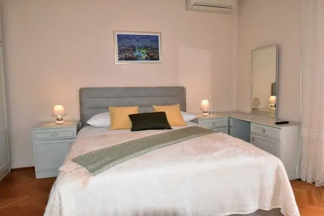 Tek Büyük Yataklı Oda, Teras, Bahçe Manzaralı