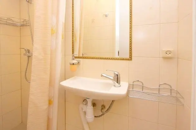 Economy Tek Büyük veya İki Ayrı Yataklı Oda, Ortak Banyo