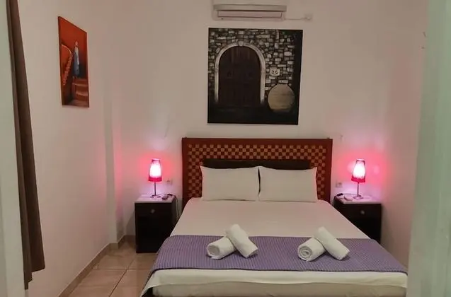 Tek Büyük Yataklı Oda (Art Room No2)