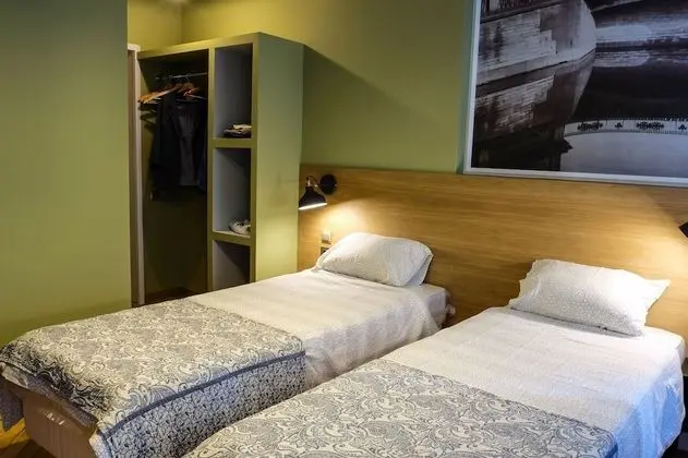 Tek Büyük veya İki Ayrı Yataklı Oda