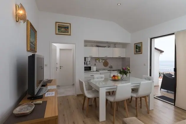 Apart Daire, 2 Yatak Odası, Balkon, Deniz Manzaralı