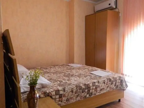 Luxury Oda