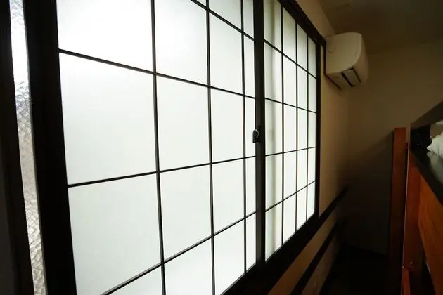 Ortak Ranzalı Oda, Sadece kadınlar için (Female dormitory room E)