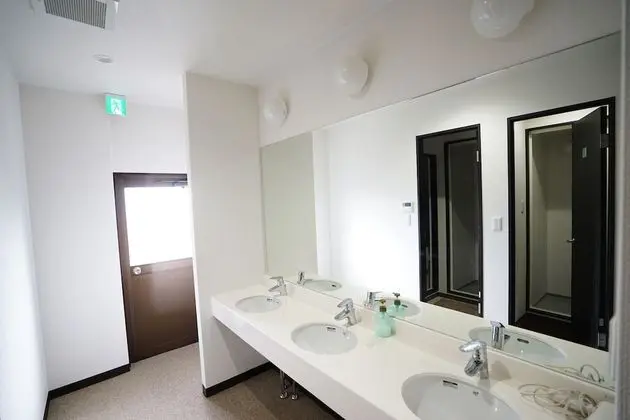 Ortak Ranzalı Oda, Sadece kadınlar için (Female dormitory room E)