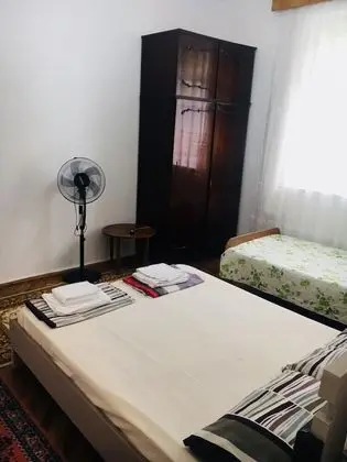 Üç Kişilik Oda