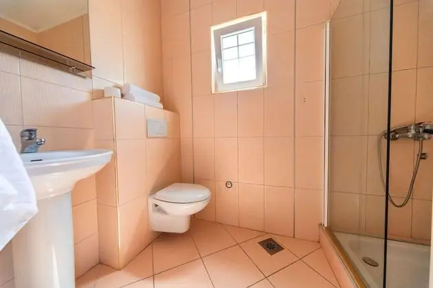 Classic Üç Kişilik Oda, Bahçe Manzaralı