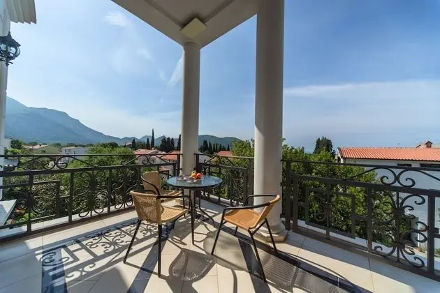 Standard Üç Kişilik Oda, Deniz Manzaralı