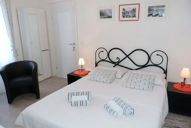 Tek Büyük Yataklı Oda, Bahçe Manzaralı