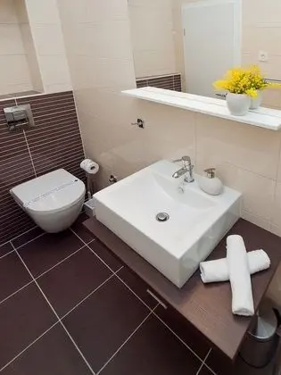 Tek Büyük Yataklı Oda, Bahçe Manzaralı