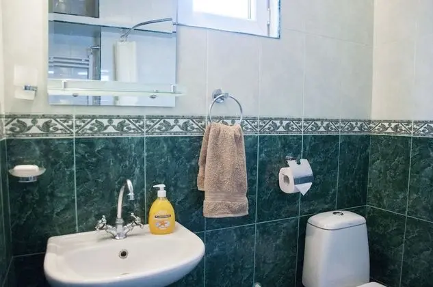 Tek Büyük Yataklı Oda, Ortak Banyo