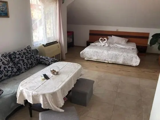 Basic Stüdyo, Sigara İçilmez, Balkon