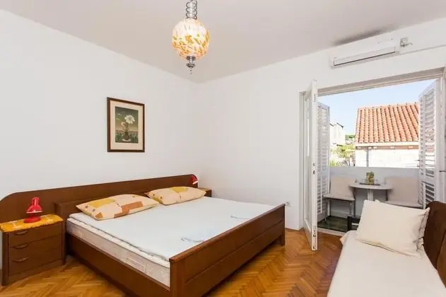 Tek Büyük Yataklı Oda (Double Room 2)