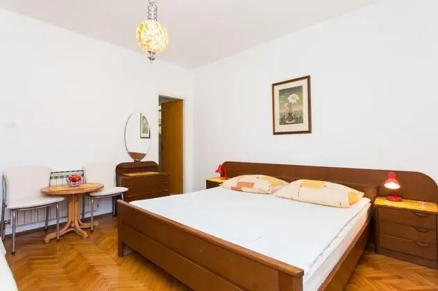 Tek Büyük Yataklı Oda (Double Room 2)