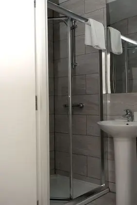 Tek Büyük Yataklı Oda, Özel Banyo