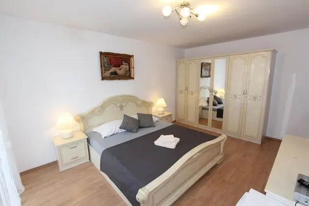 Tek Büyük Yataklı Oda, 1 Büyük (Queen) Boy Yatak