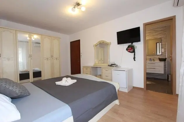 Tek Büyük Yataklı Oda, 1 Büyük (Queen) Boy Yatak