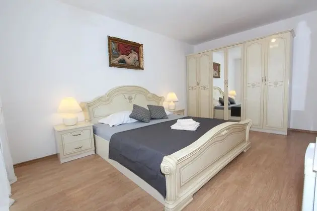 Tek Büyük Yataklı Oda, 1 Büyük (Queen) Boy Yatak