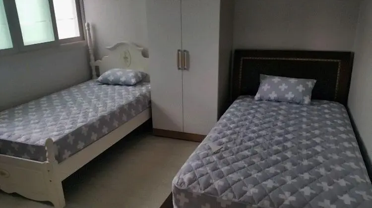 Ortak Ranzalı Oda, Sadece kadınlar için (Upto 2)