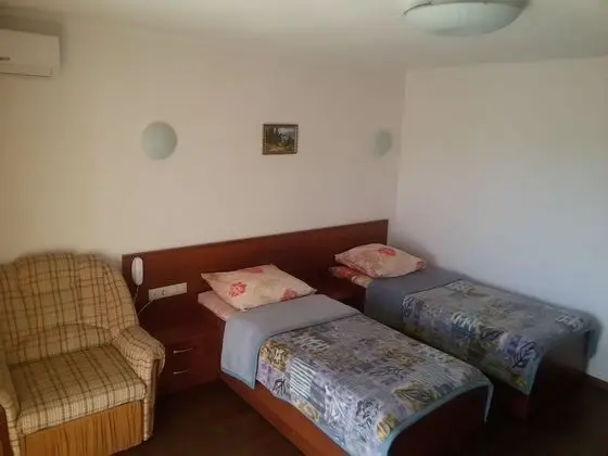 Üç Kişilik Oda